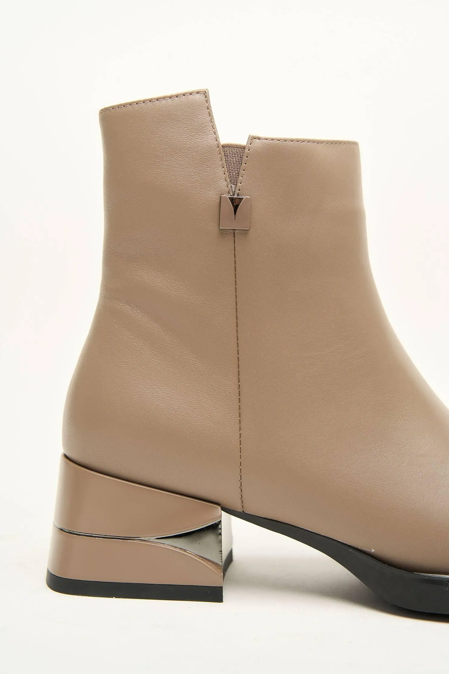 Alisma Beige